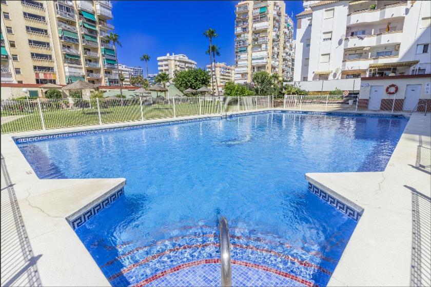 Apartamento En Benalmadena, Primera Linea De Playa Exterior photo