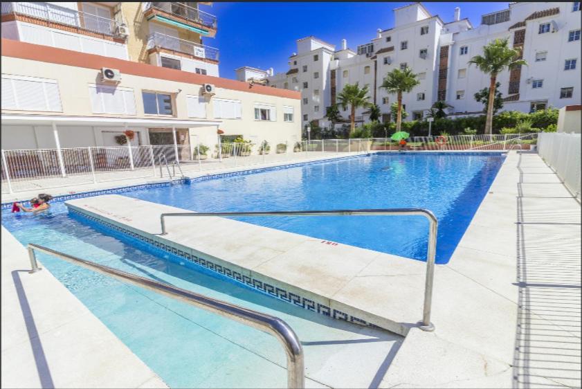 Apartamento En Benalmadena, Primera Linea De Playa Exterior photo
