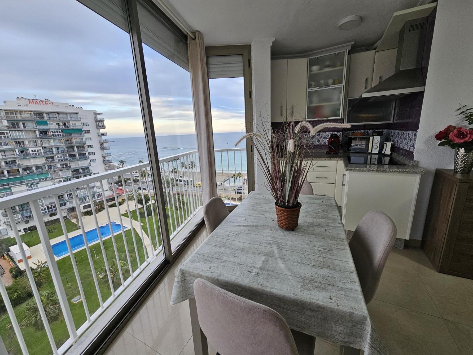 Apartamento En Benalmadena, Primera Linea De Playa Exterior photo